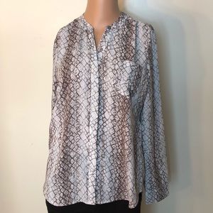 NWOT APT9 women blouse size S